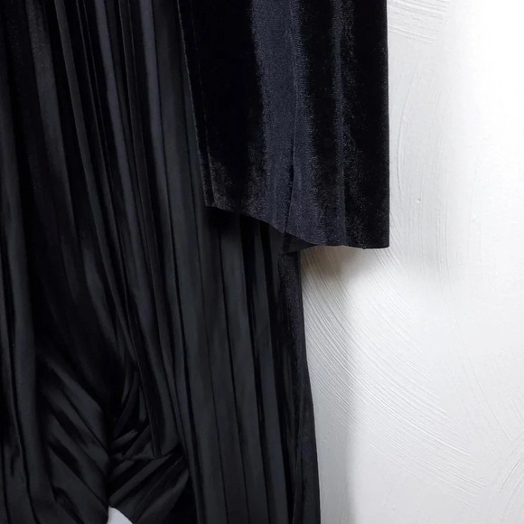 EACH X OTHER Pleated Velvet Cold-shoulder Maxi Dress In Black S - Picture 5 of 14